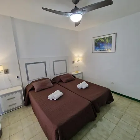 Atico Parque Don Jose 382 Apartment